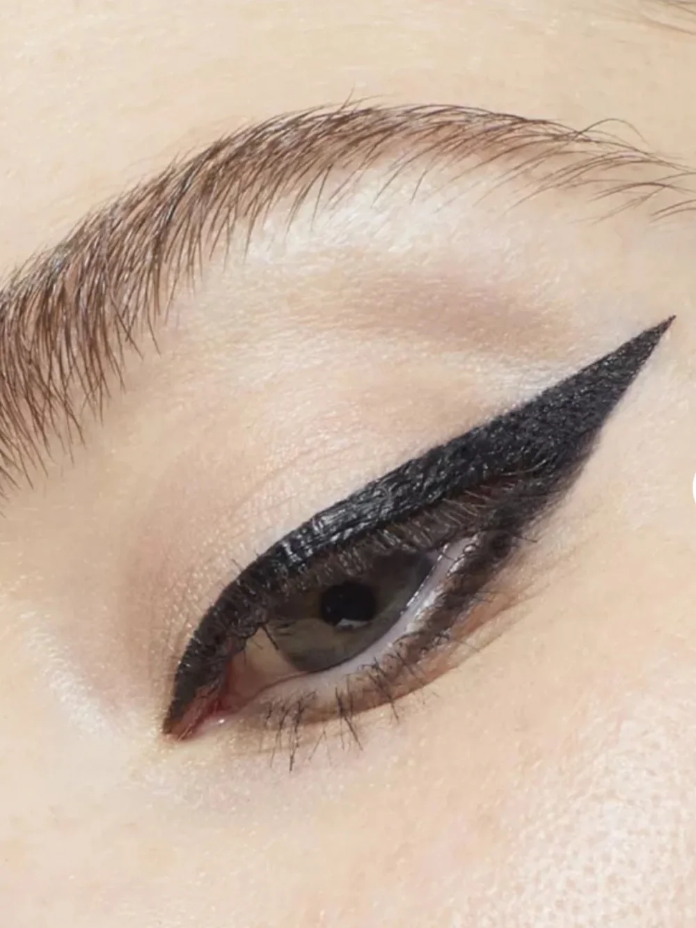 Valentino Dual-Ended Liquid Twin Eyeliner Pen Red